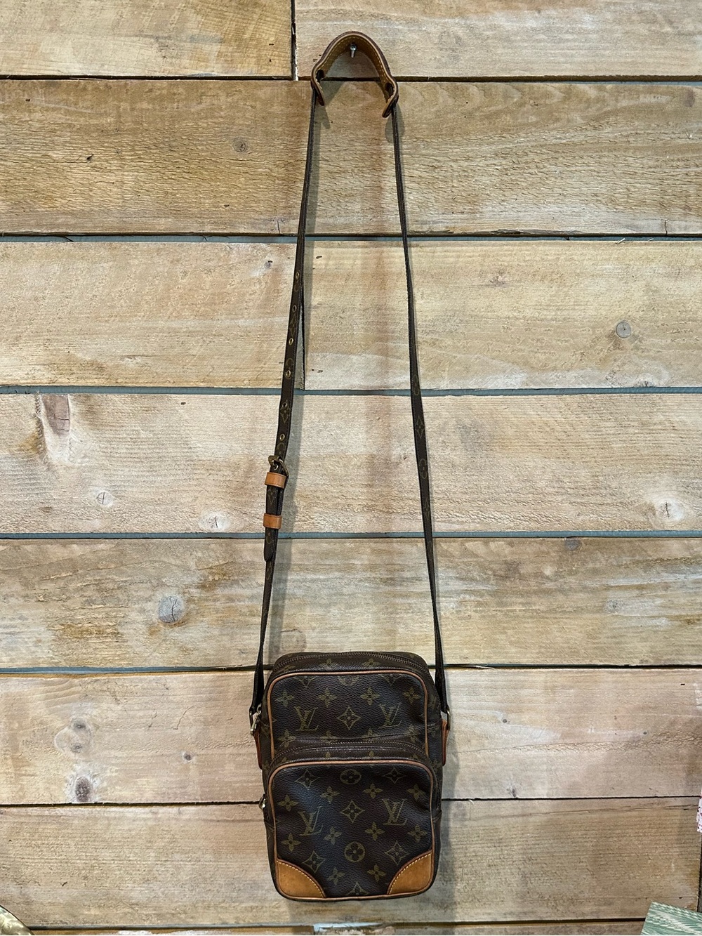 Louis Vuitton Vintage Amazone Monogram Crossbody Bag 1992 🤎 - Picture 2 of 16